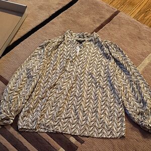 NEW WITH TAGS Banana Republic Silk Long Sleeve Women's Top